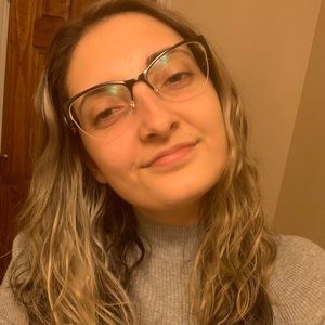 Meet your Posher, Kayla